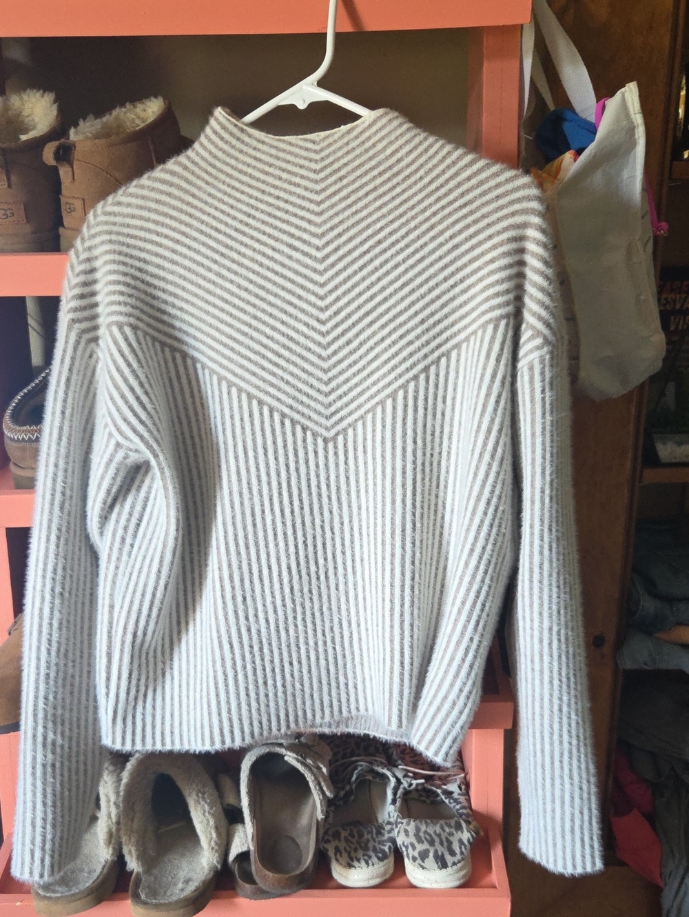 Tahari Cream and Gray Chevron Ribbed Mock-Neck Sweater